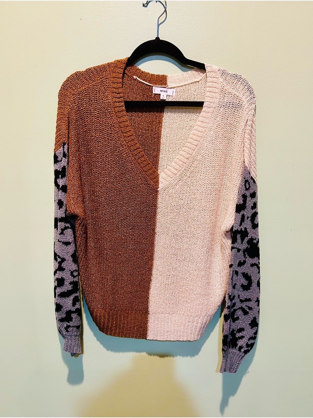 MINE Two-Tone V-Neck Sweater in Brown & Blush with Leopard-Print Sleeves